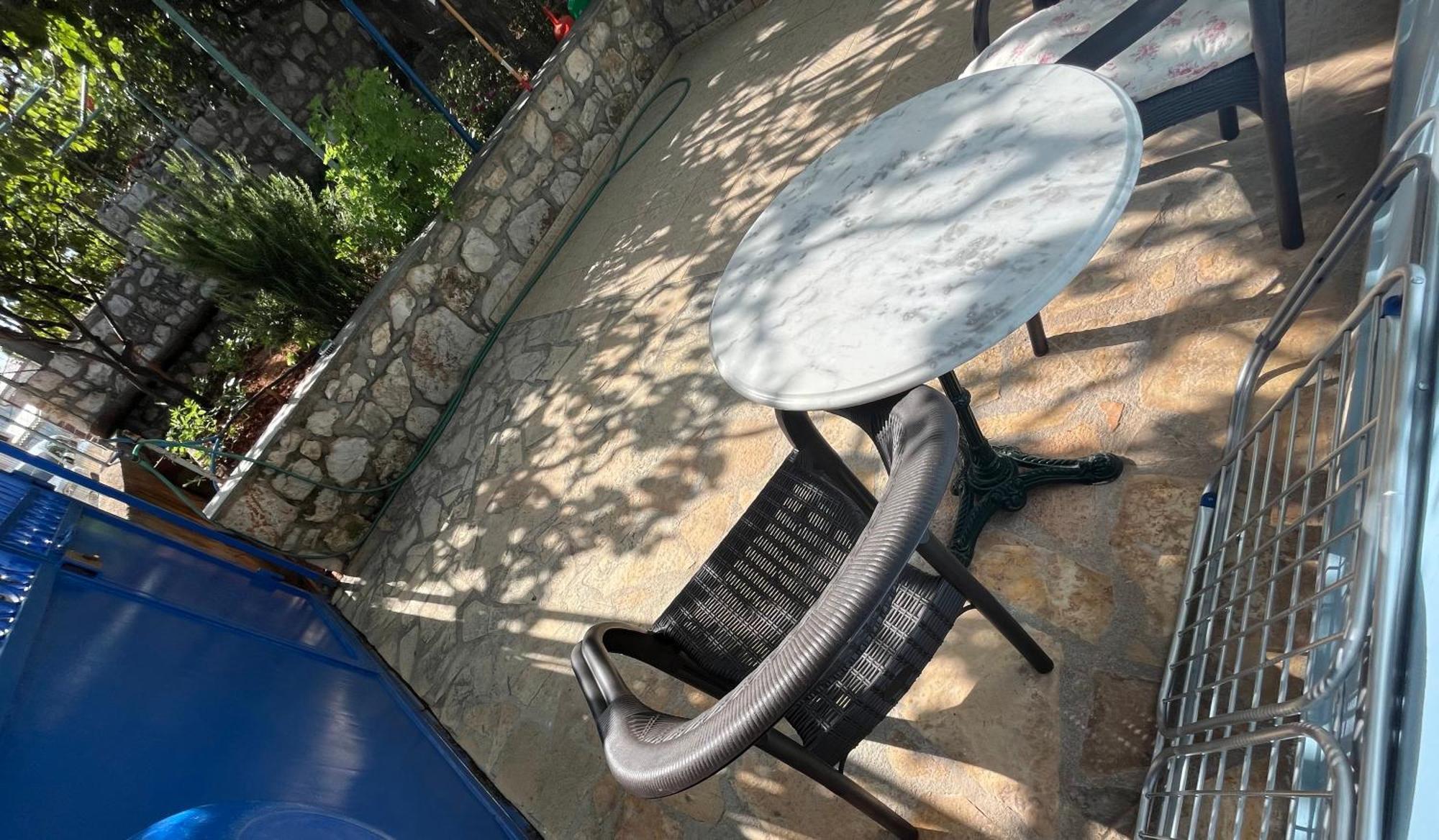 Dina House * Himare